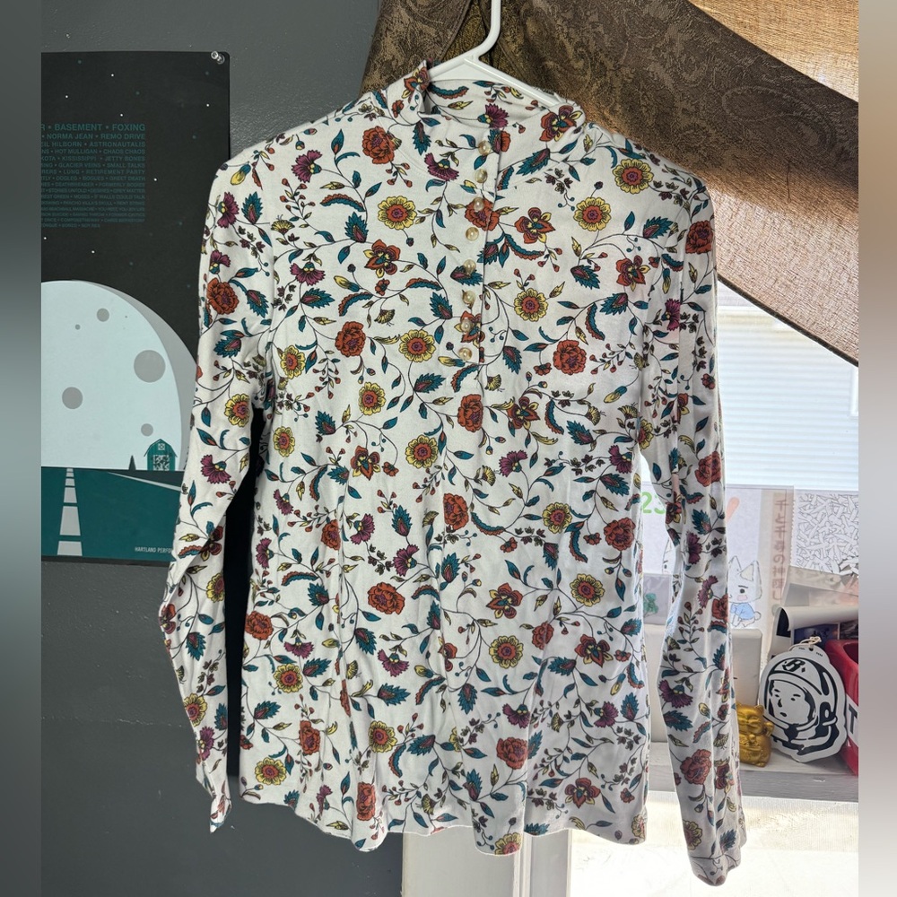 Flower button up turtle neck 🌼
